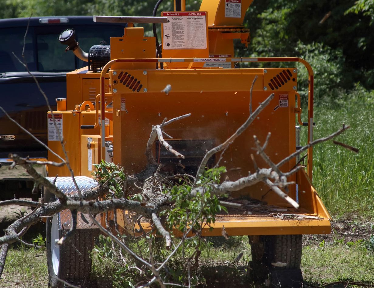 Browse Specs and more for the 200UC Towable Hand-Fed Chipper - Bobcat of Huntsville