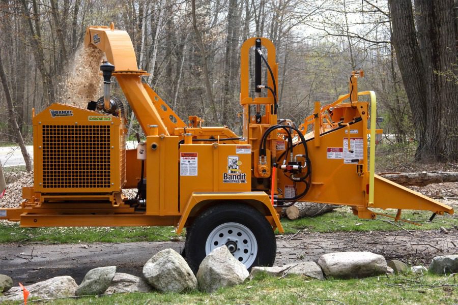Browse Specs and more for the INTIMIDATOR™ 12XPC Towable Hand-Fed Chipper - Bobcat of Huntsville
