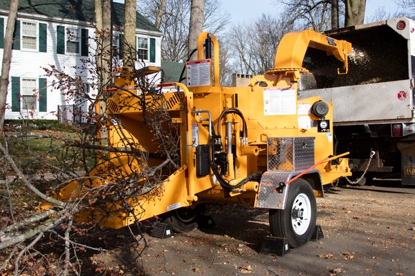 Browse Specs and more for the 200UC Towable Hand-Fed Chipper - Bobcat of Huntsville
